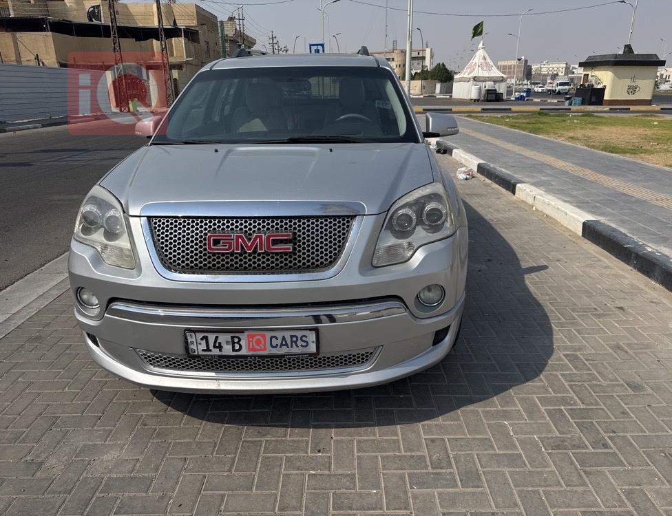GMC Acadia